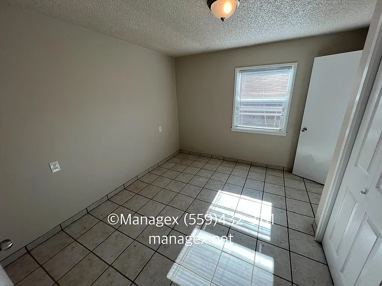 1011 3rd St — Photo 9