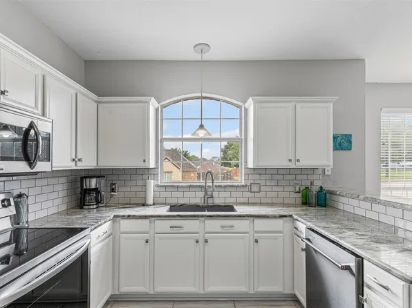 2122 Quail Ridge Dr, Weatherford, TX 76087