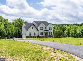 7802 Shawmont Rd, Fredericksburg, VA 22407