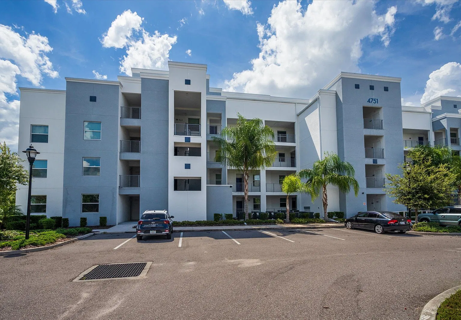 2 bed, 1196 sqft, $2,000 — Photo 1