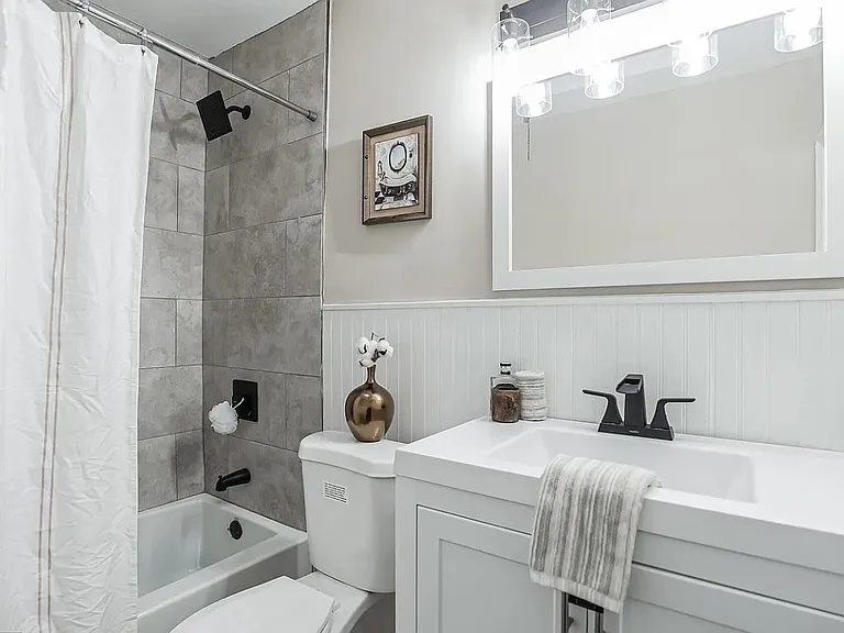209 Furley St — Photo 18