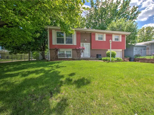 98 Northland Dr, Decatur, IL 62526