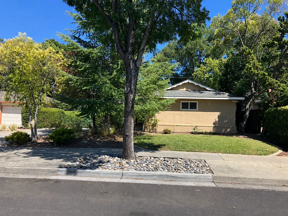 143 Highland Oaks Dr