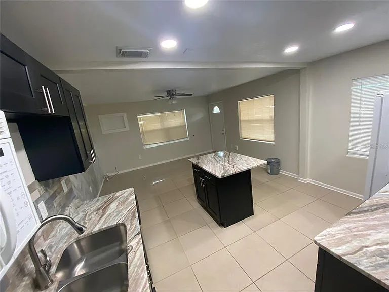 2605 Pembrook Dr — Photo 3