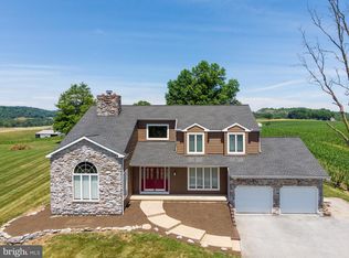 105 Reifsnyder Rd, Douglassville, PA 19518