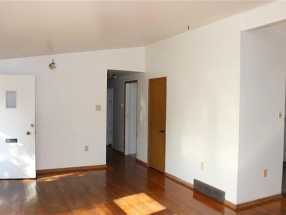 3rd image of 509 Tumbleweed Pl