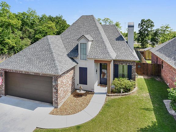 2nd image of 302 Red Cedar Ln