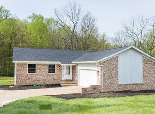 816 E Meadowlands Dr, Ellettsville, IN