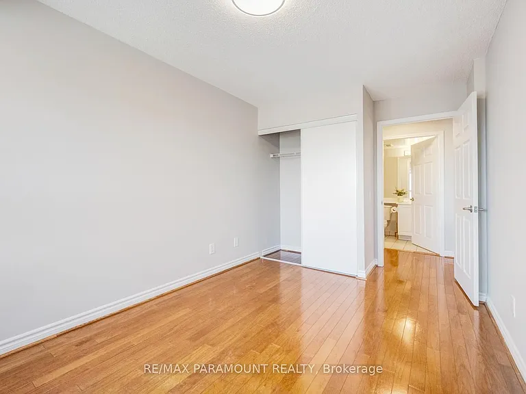25 Kingsbridge Garden Cir #616 — Photo 34