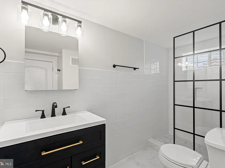 1700 Dewitt Ave #1 — Photo 6