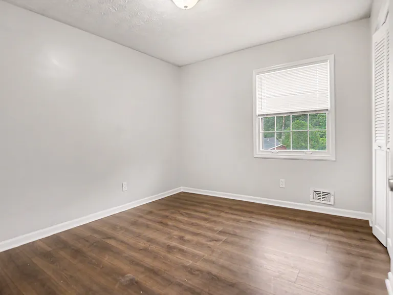 2120 Sandgate Cir — Photo 30