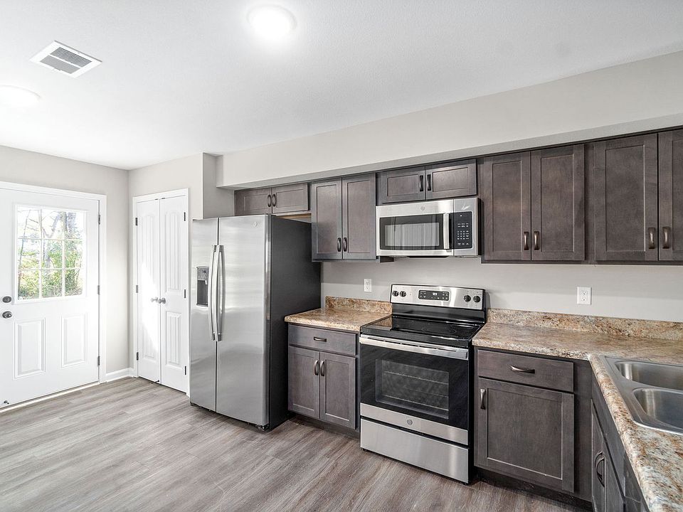 1st image of 1008 Glenkirk Dr #B