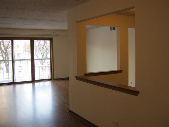 5th image of 1600 E Thacker St APT 204
