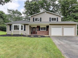 11 Scheid Dr, Parlin, NJ 08859