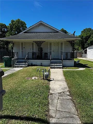 1136 Oak Ave Photo 1