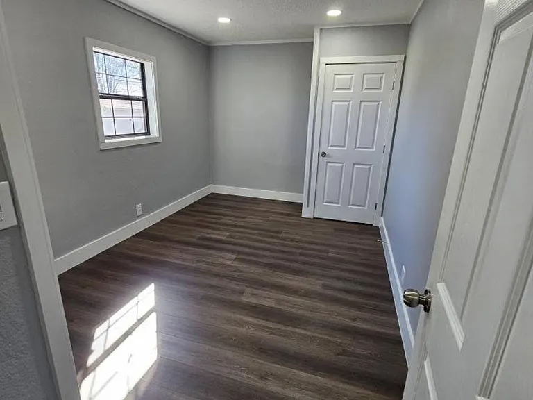 933 Guam St — Photo 1