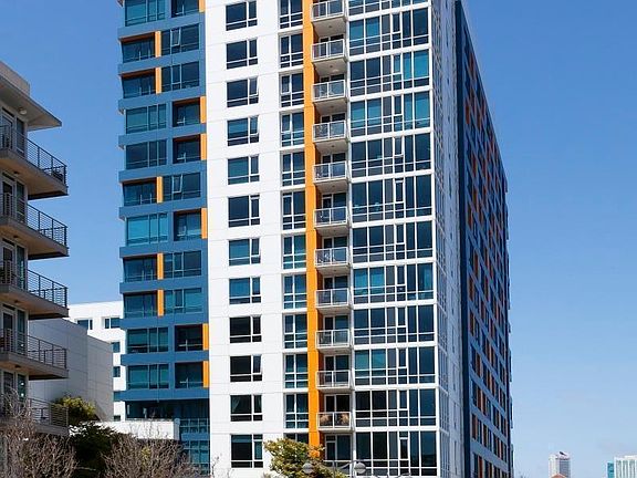 4th image of 300 Berry St Unit 1312