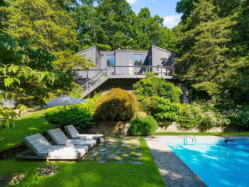 33 Dry Pond Rd