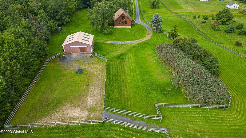 4th image of 226 Diamond Hill Road