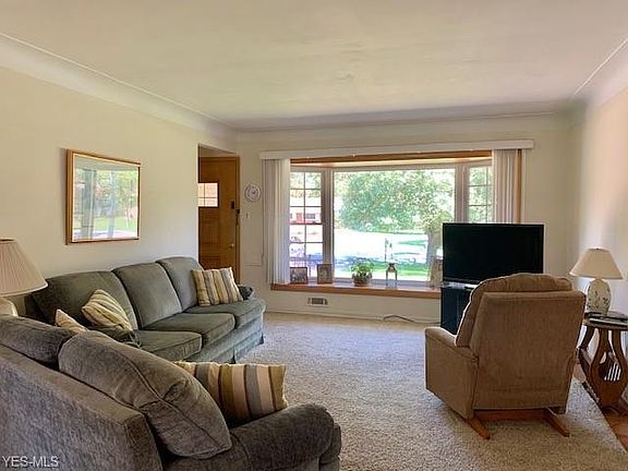 3rd image of 8738 Falls Ln