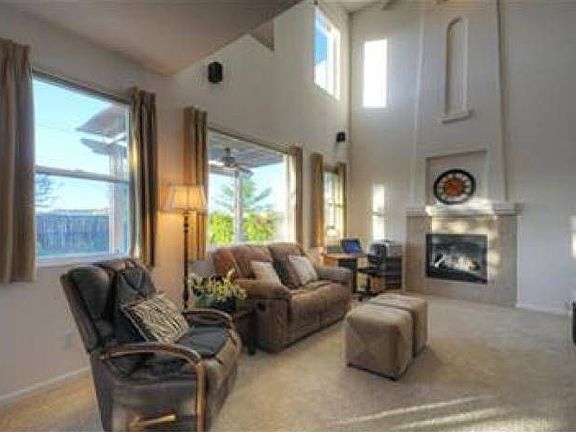 5th image of 1556 Thurman Way