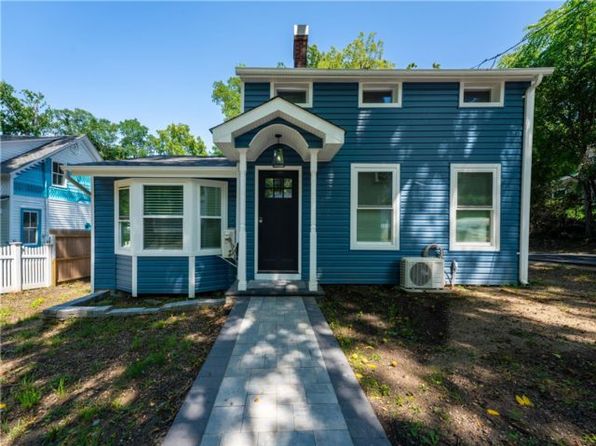 389 Main St