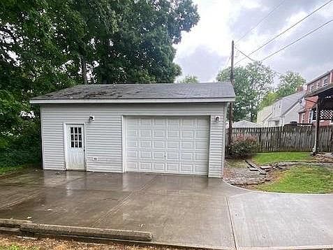 3rd image of 324 Diehl Dr
