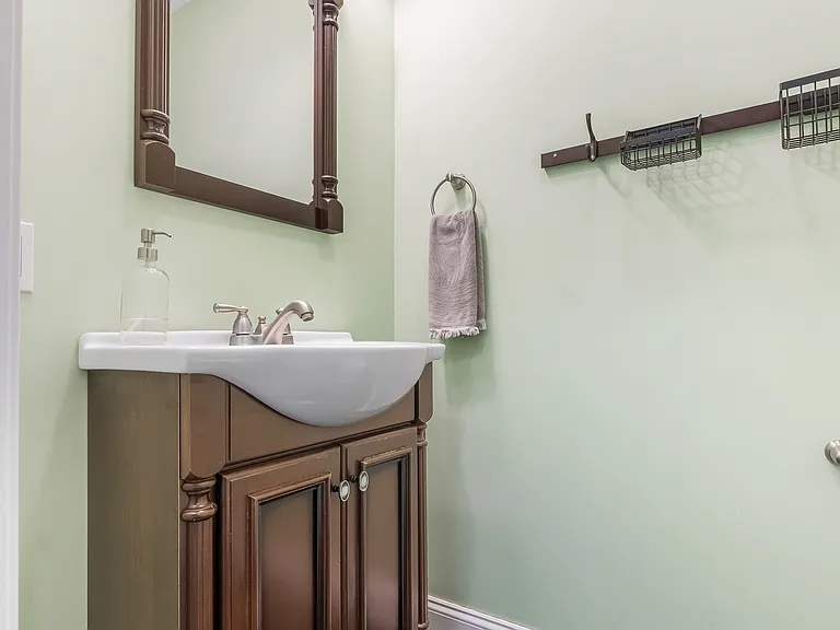 5255 Carnegie St — Photo 10