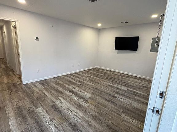 3rd image of 217 Blaine Ave #215