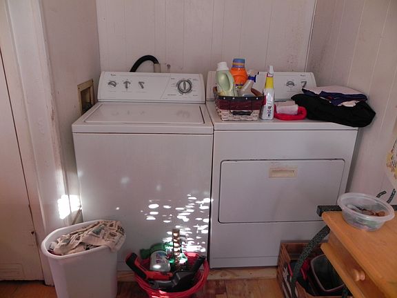 3rd image of 119 Hollywood St