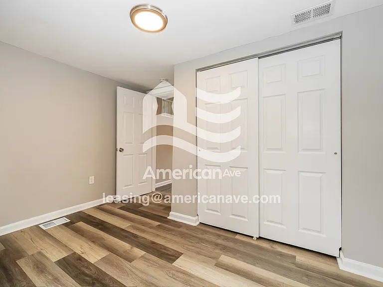 185747_013_bedroom_13.jpg
