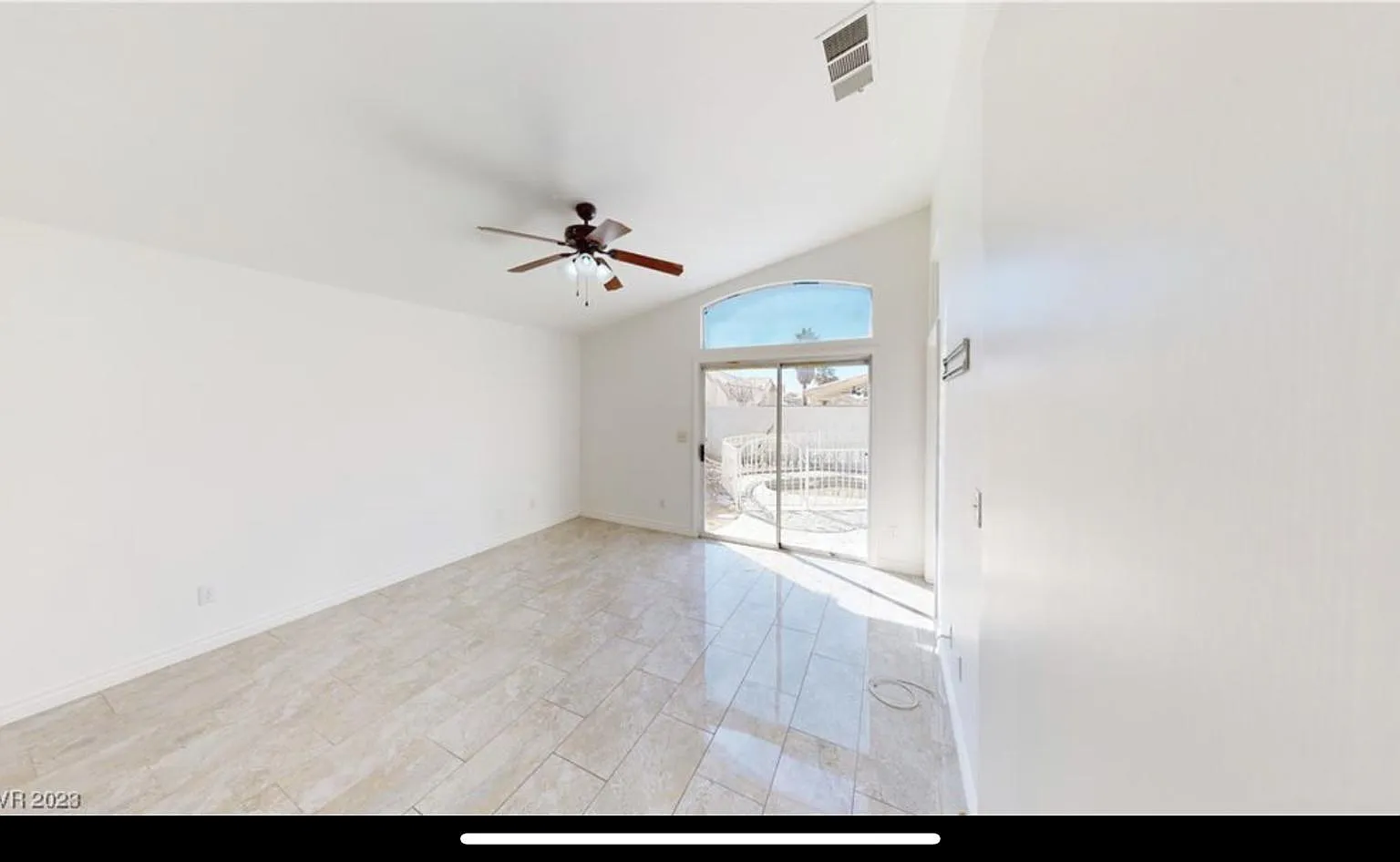 3 bed, 1266 sqft, $1,900 — Photo 3