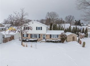 67 Cranberry Rd, Rochester, NY 14612