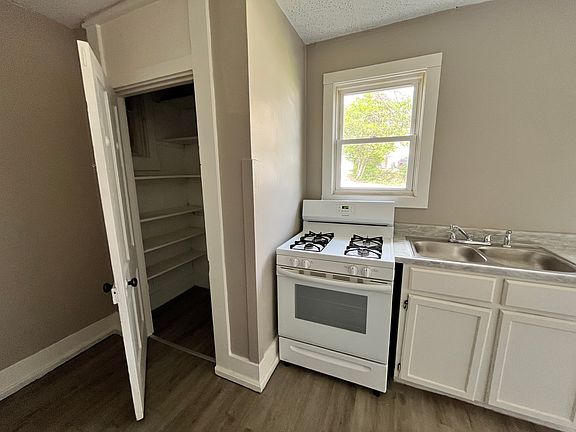 4th image of 514 E Main St #B
