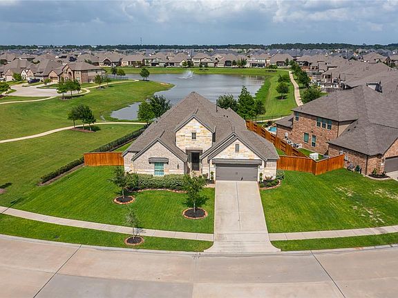 2nd image of 15434 Wildpoint Drive