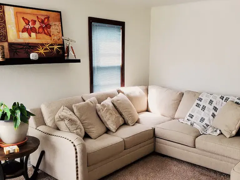 3614 W Kiernan Ave — Photo 4