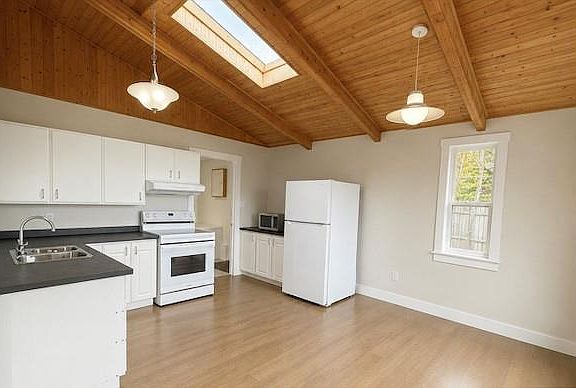 5th image of 231 Bacon Cove Road