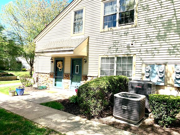 2nd image of 1109 Foxmeadow Dr