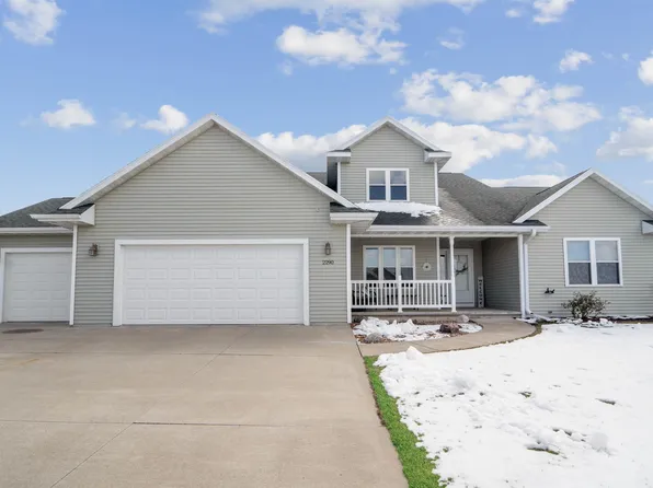2290 Young Dr, Waupaca, WI 54981