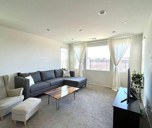 4th image of 38481 Brookdale Way