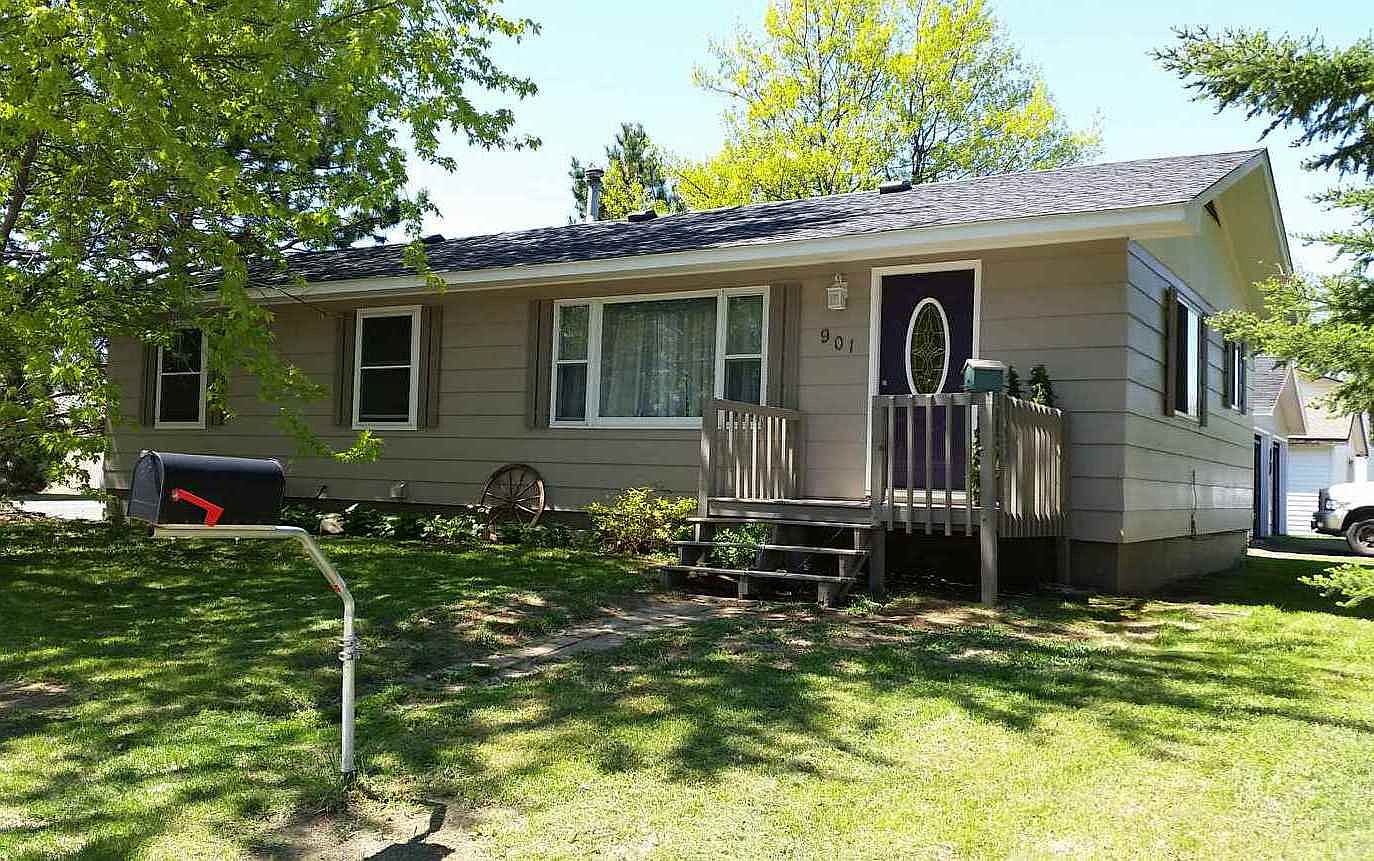 901 18th St, Cloquet, MN 55720 Zillow
