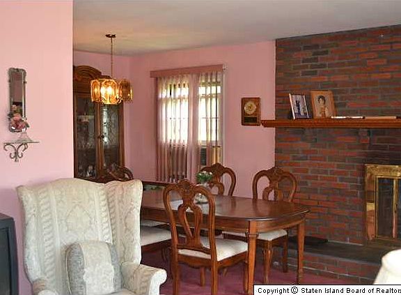 5th image of 281 Chesterton Ave