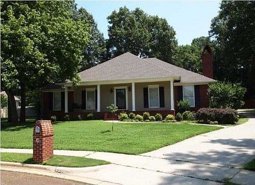 1st image of 200 Crownwood Ct SW