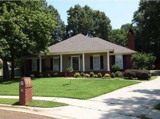 200 Crownwood Ct SW, Huntsville, AL 35824