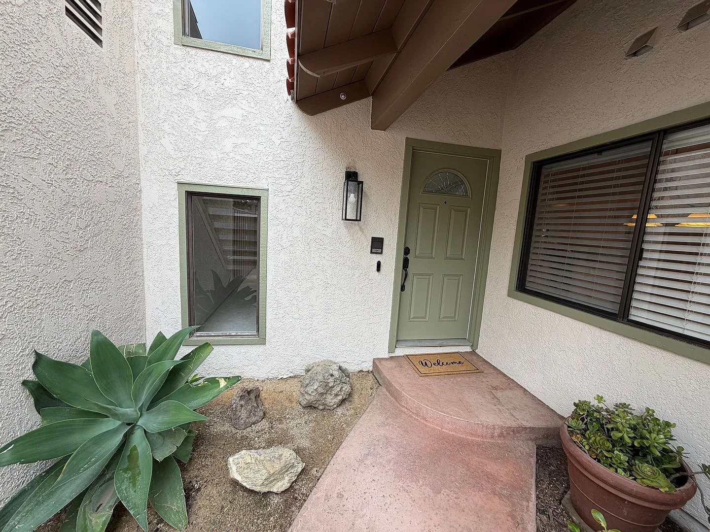 4569 Foxenwood Lane -- 2 Bedroom, 2.5 Bathroom Foxenwood Condo With Loft, Pool & Spa, Tennis Court — Photo 2