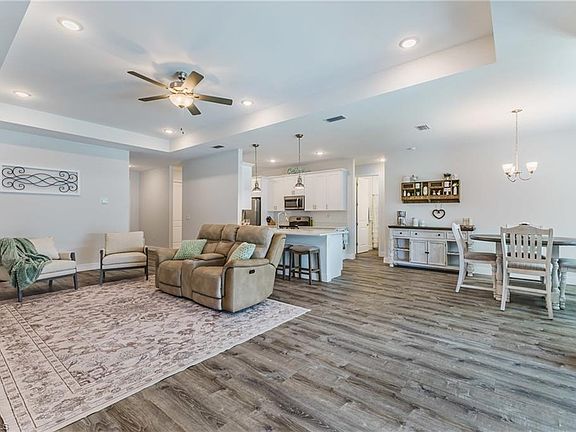 5th image of 908 Hibiscus AVE