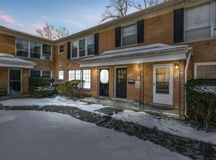 3206 Shenandoah Dr, Royal Oak, MI 48073