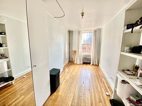 2nd image of 10 Columbia Pl #B43