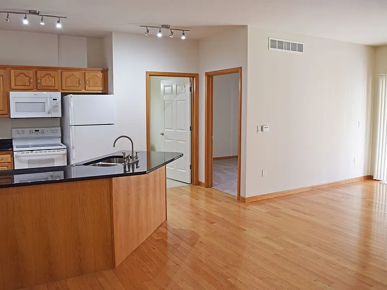 3901-4002 Crowwood Dr — Photo 20
