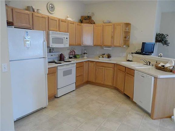 2nd image of 3274 Banff Ave